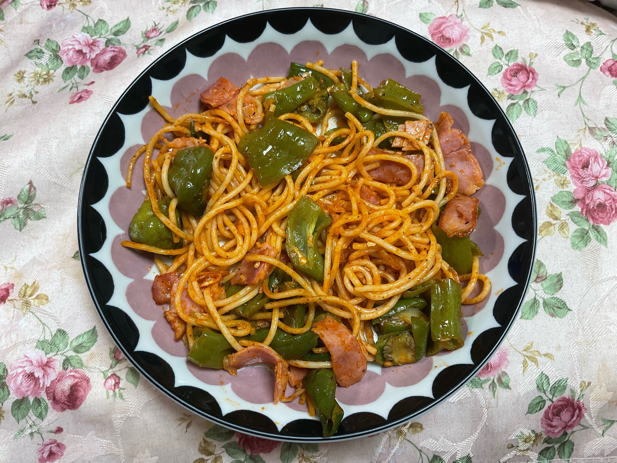 万願寺とうがらしのトマトパスタ