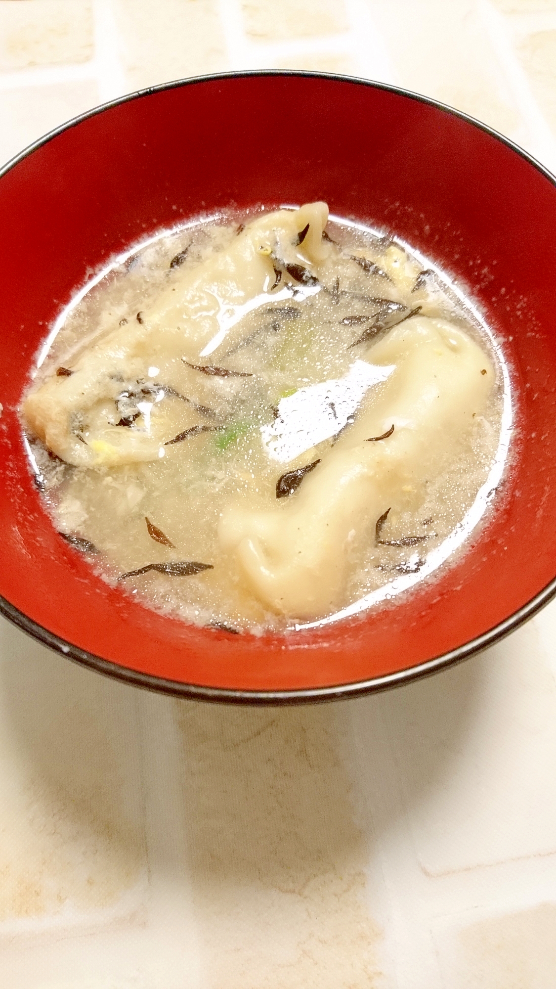 ぎょうざの満洲冷凍餃子で作る卵スープ