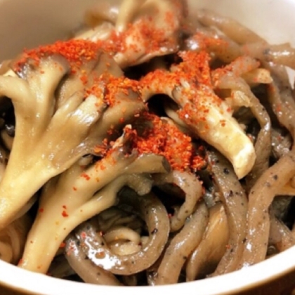 糸こんで作りました。自分のつまみ用なので、一味も追いで笑
舞茸がお肉みたいで食べ応えありますね！
ありがとうございます！