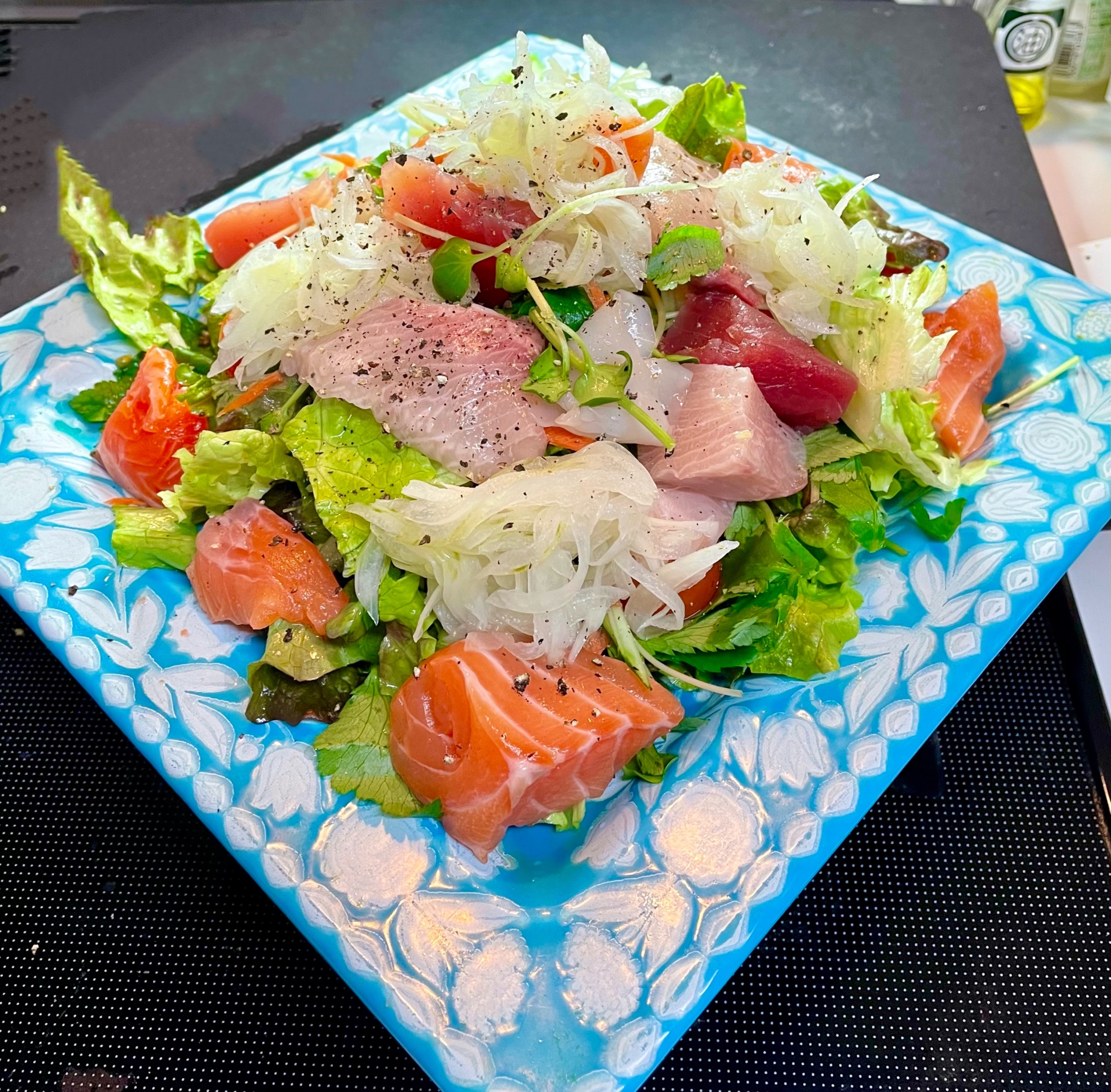 スーパーの切り落としお刺身で 美味しい海鮮サラダ レシピ 作り方 By もふ 楽天レシピ スーパーの切り落としお刺身で 美味しい海鮮サラダ レシピ 作り方 By もふ 楽天レシピ