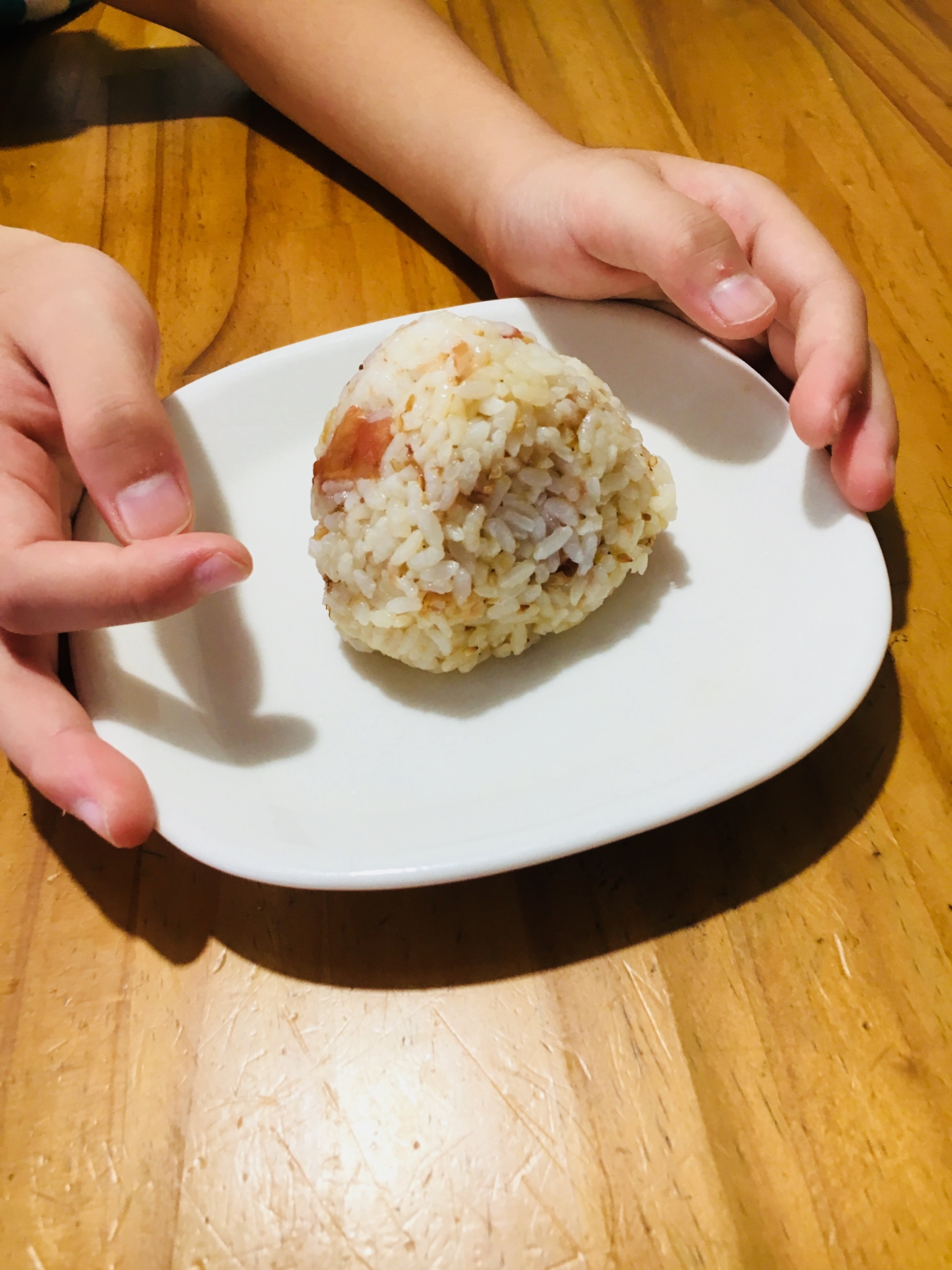 子どもも大好き♡梅おかかカンタンおにぎり