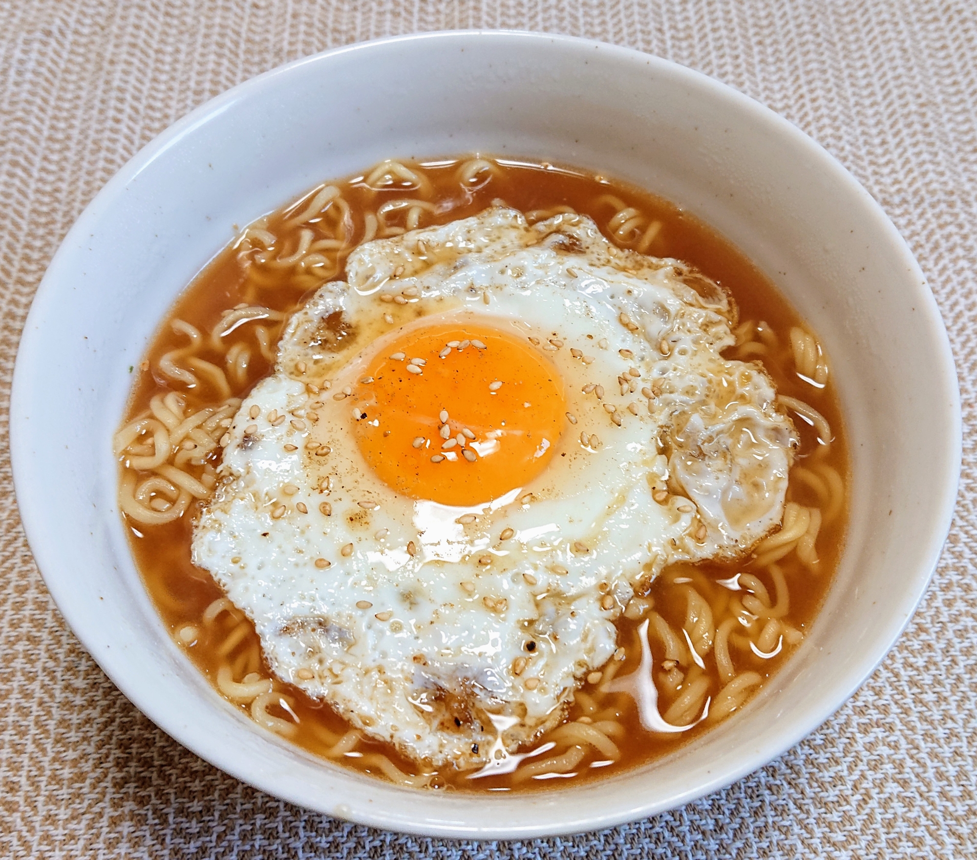 インスタントで☆生目玉焼き味噌ラーメン