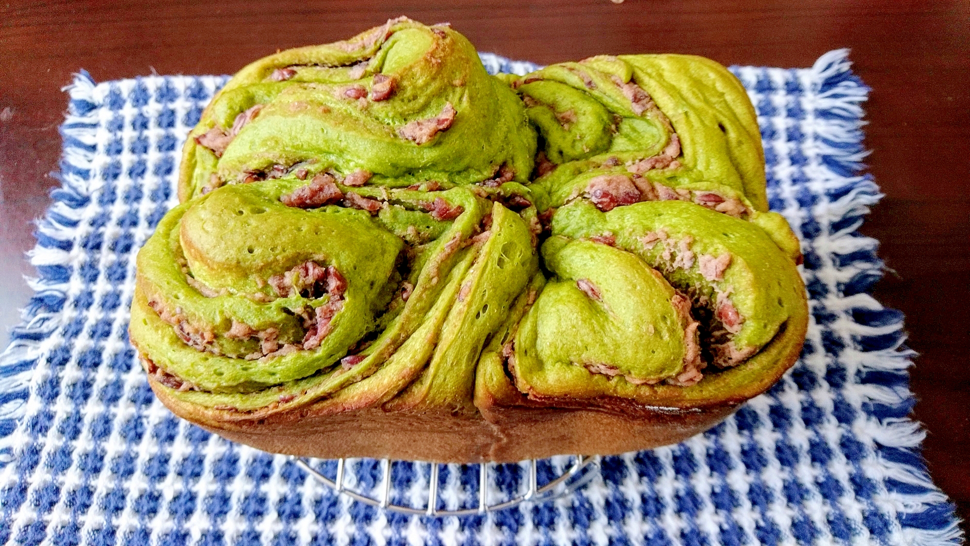 HBで完成☆あん食パン(抹茶生地)