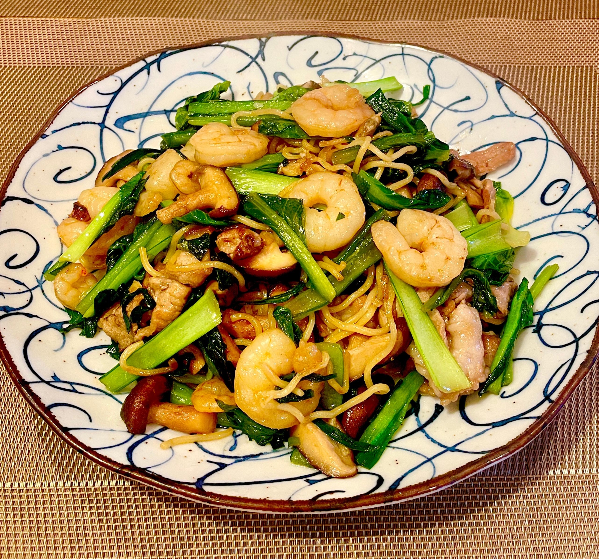 3パック入り麺でお得に美味しい♡上海風やきそば