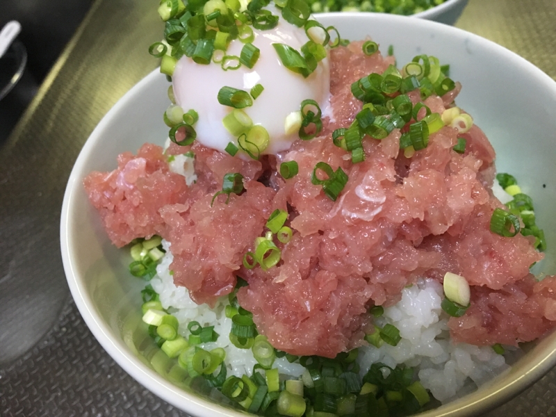 マグロ丼