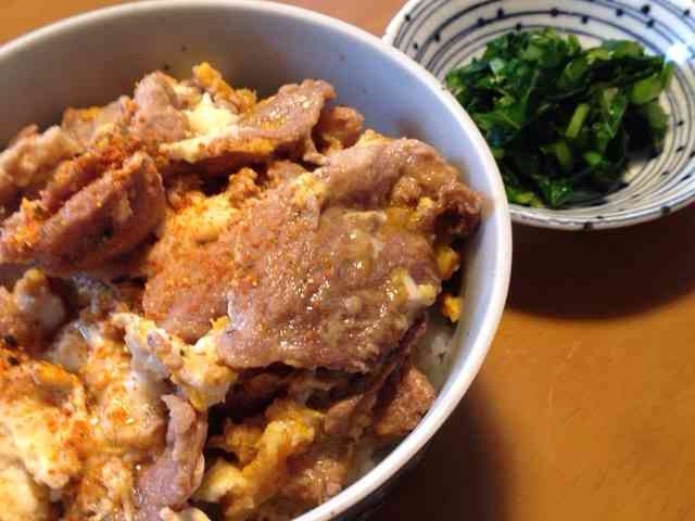 自堕落たまごとじ豚丼