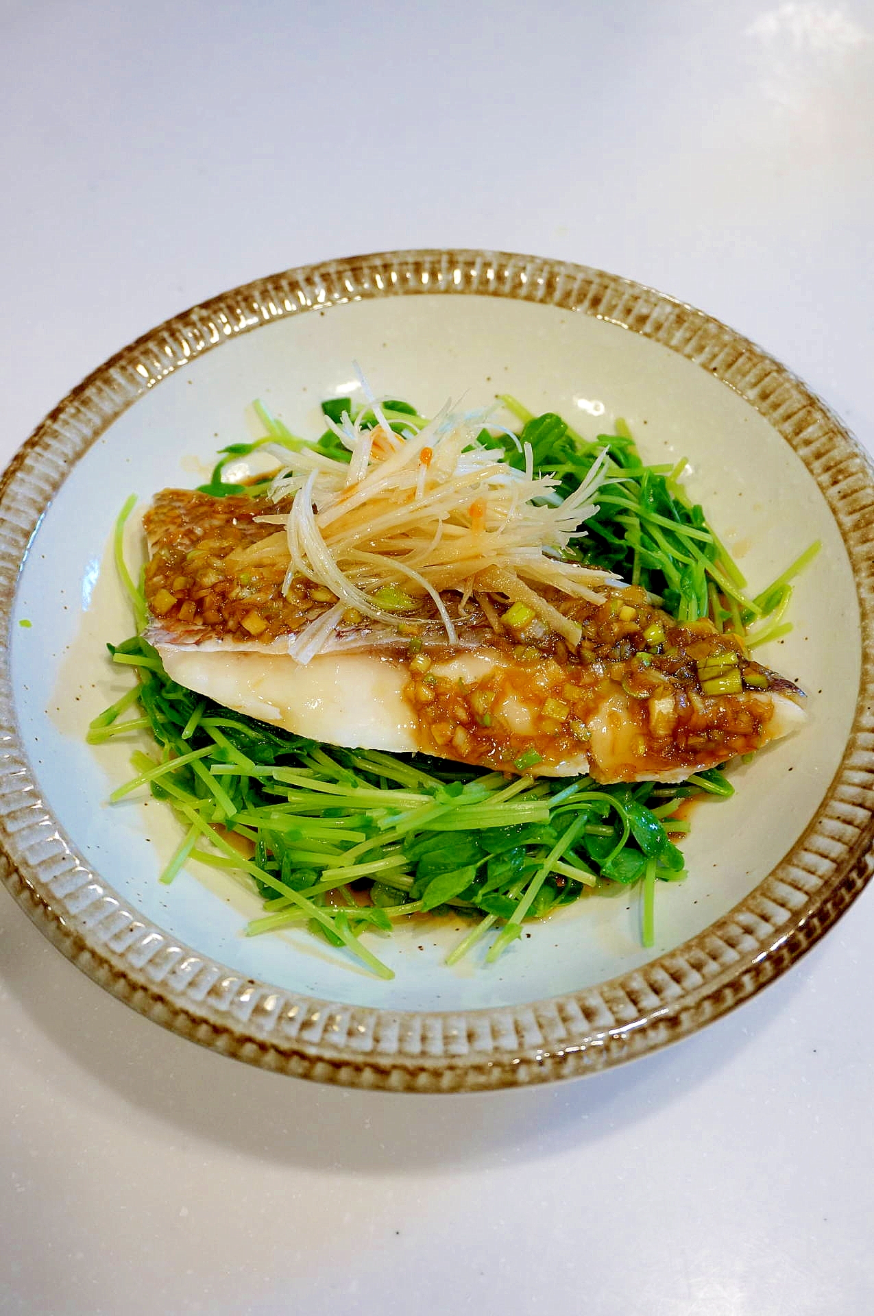 熱々のごま油をかけて 真鯛の中華蒸し ねぎ油ソース レシピ 作り方 By Oppeke22 楽天レシピ