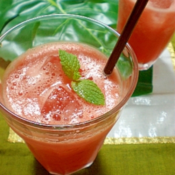 グビグビ飲んじゃう 南国のスイカジュース レシピ 作り方 By はちわれ413 楽天レシピ グビグビ飲んじゃう 南国のスイカジュース レシピ 作り方 By はちわれ413 楽天レシピ
