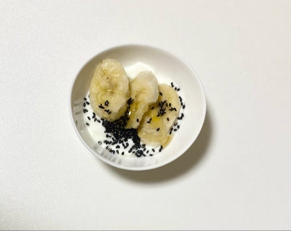 バナナ黒ごまヨーグルト✧˖°黒蜜orはちみつ