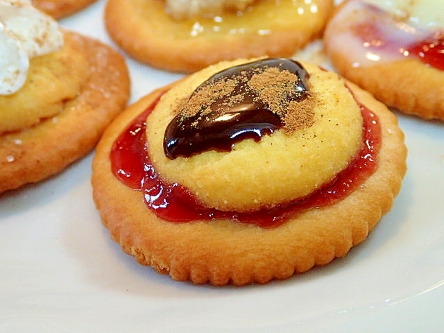 RBジャムとクッキーとチョコシナモンの焼きリッツ