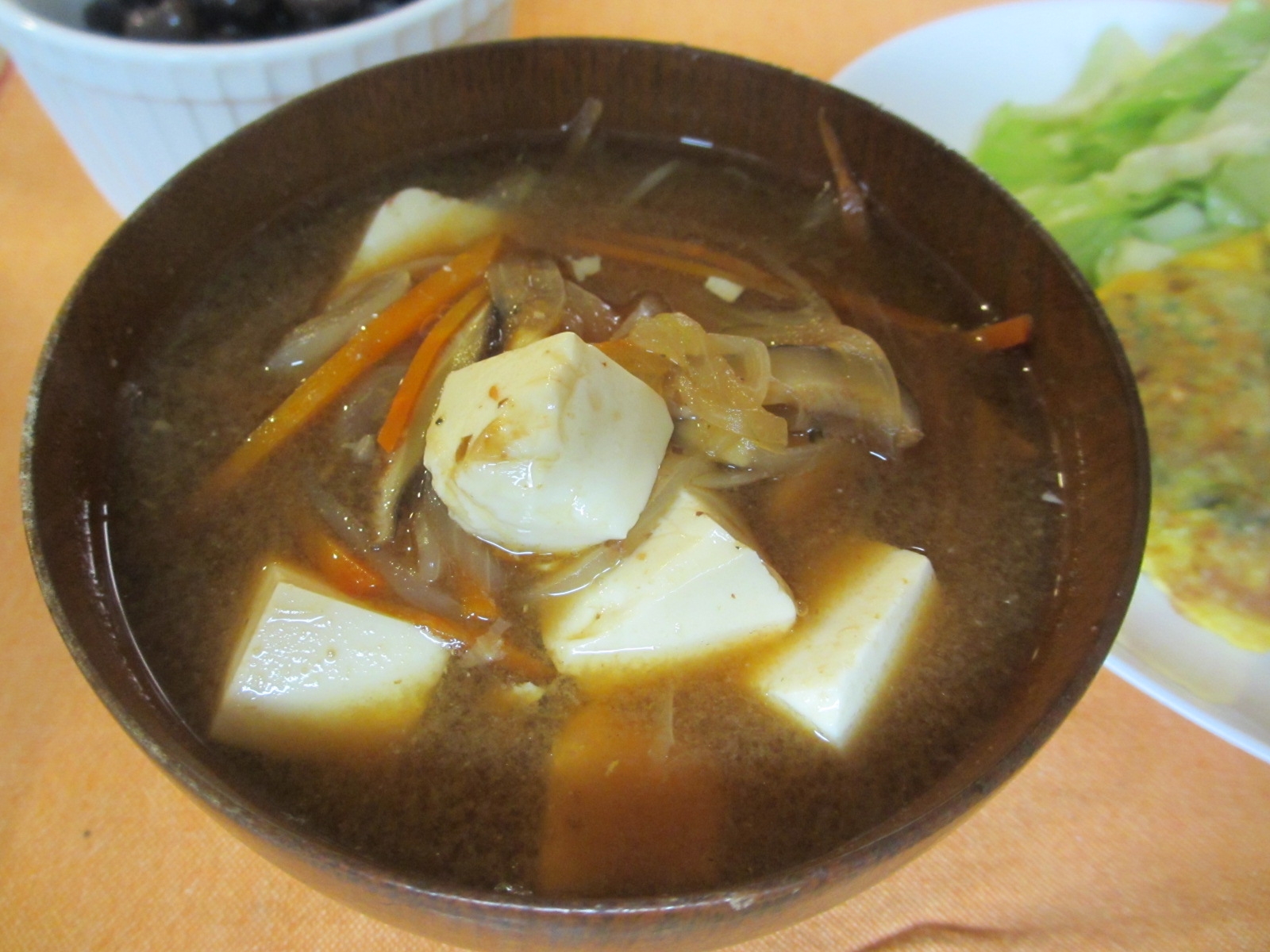 野菜出汁で豆腐の味噌汁