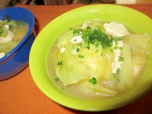 キャベツと豆腐のアンチョビスープ