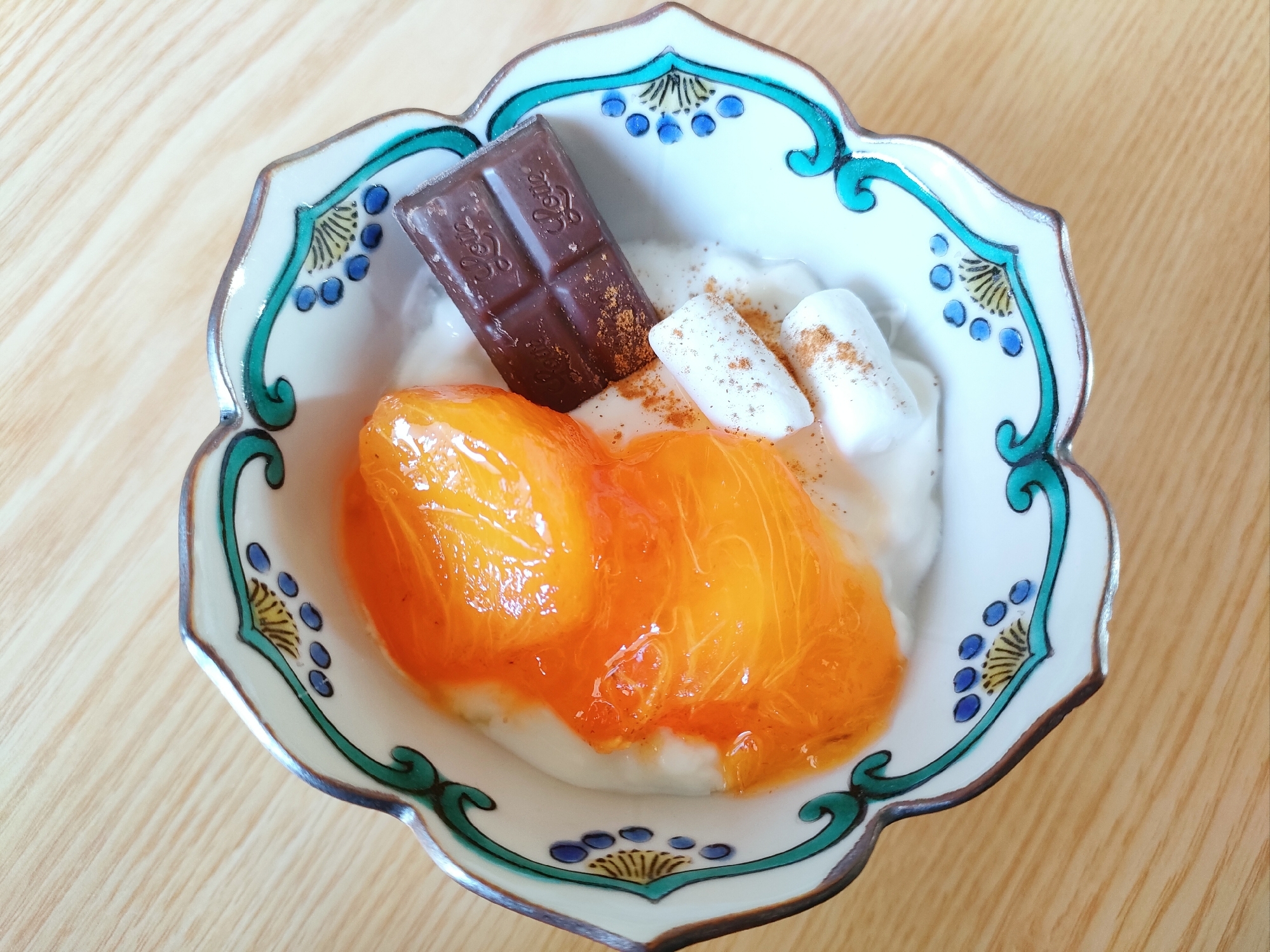 柿とチョコとマシュマロのヨーグルト