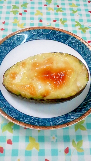 固いアボカドも美味しい アボカドカップのグラタン レシピ 作り方 By ほっこり 小町 楽天レシピ