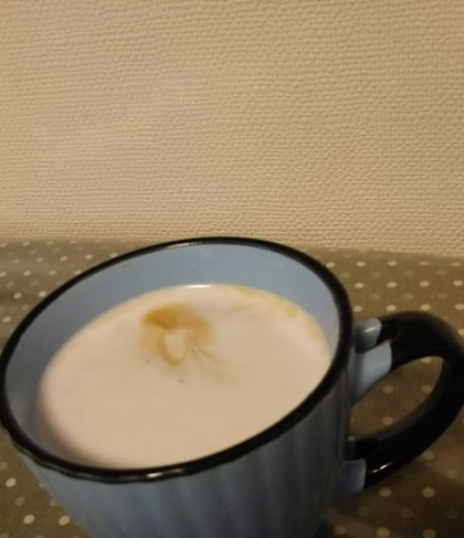 アーモンド風味の低糖カプチーノ