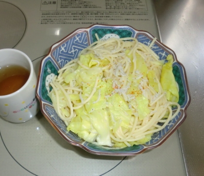 鷹の爪と大蒜がなかったので一味唐辛子とチューブにんにくで代用★美味しく頂きました♡素適なレシピに感謝です！！