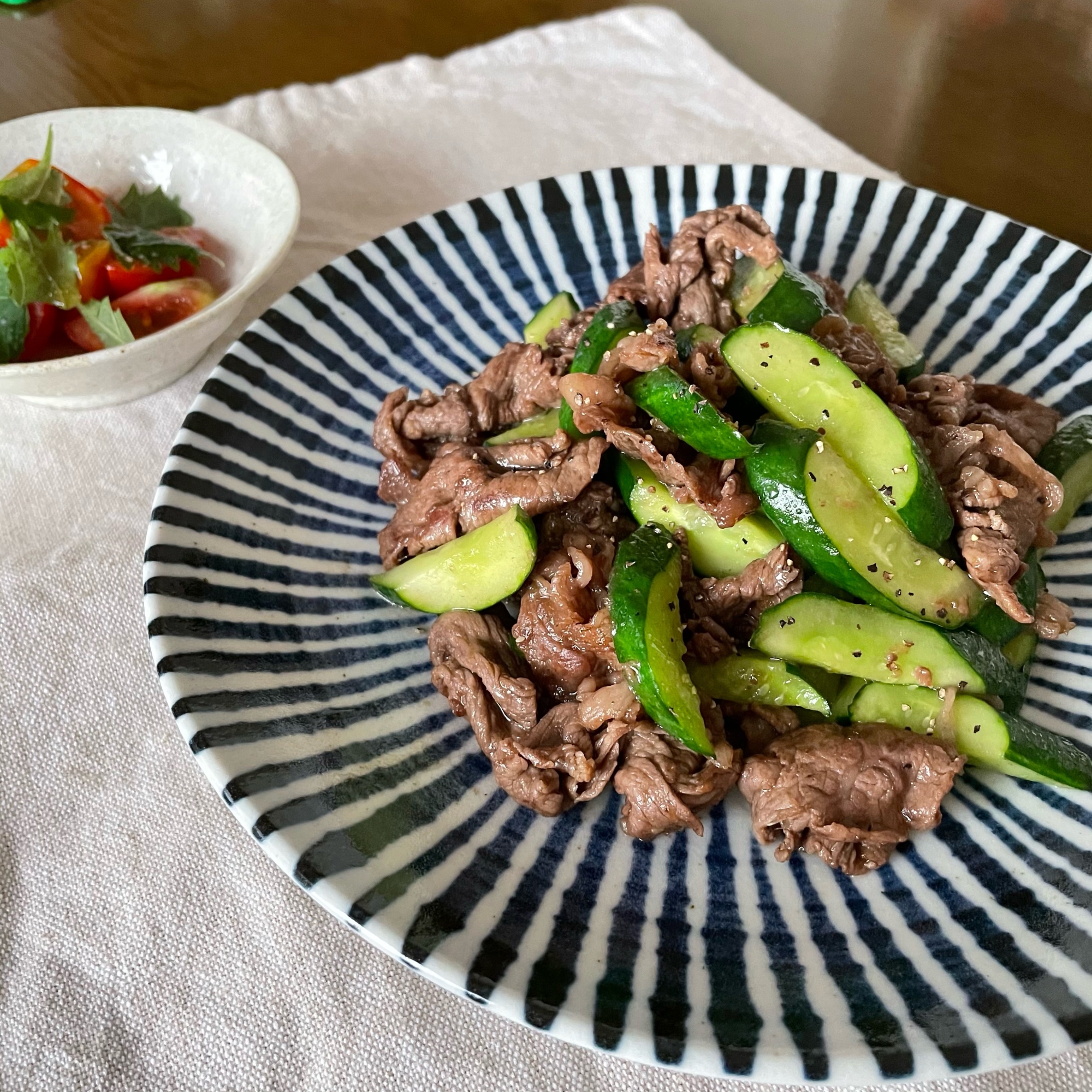 夏の疲労回復に!牛肉ときゅうりの炒め物