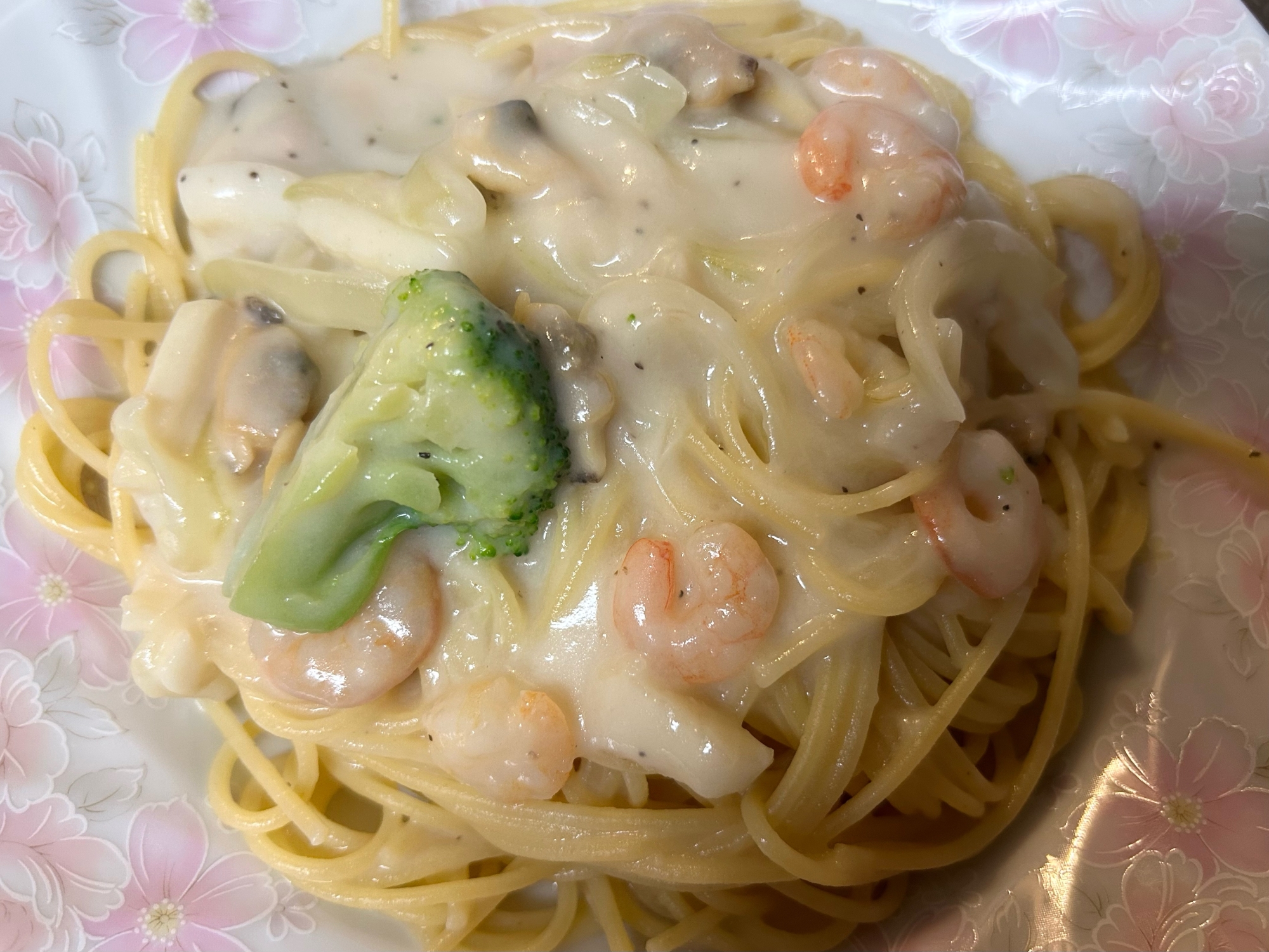 ＊クリームシチュー粉で作るシーフードパスタ＊
