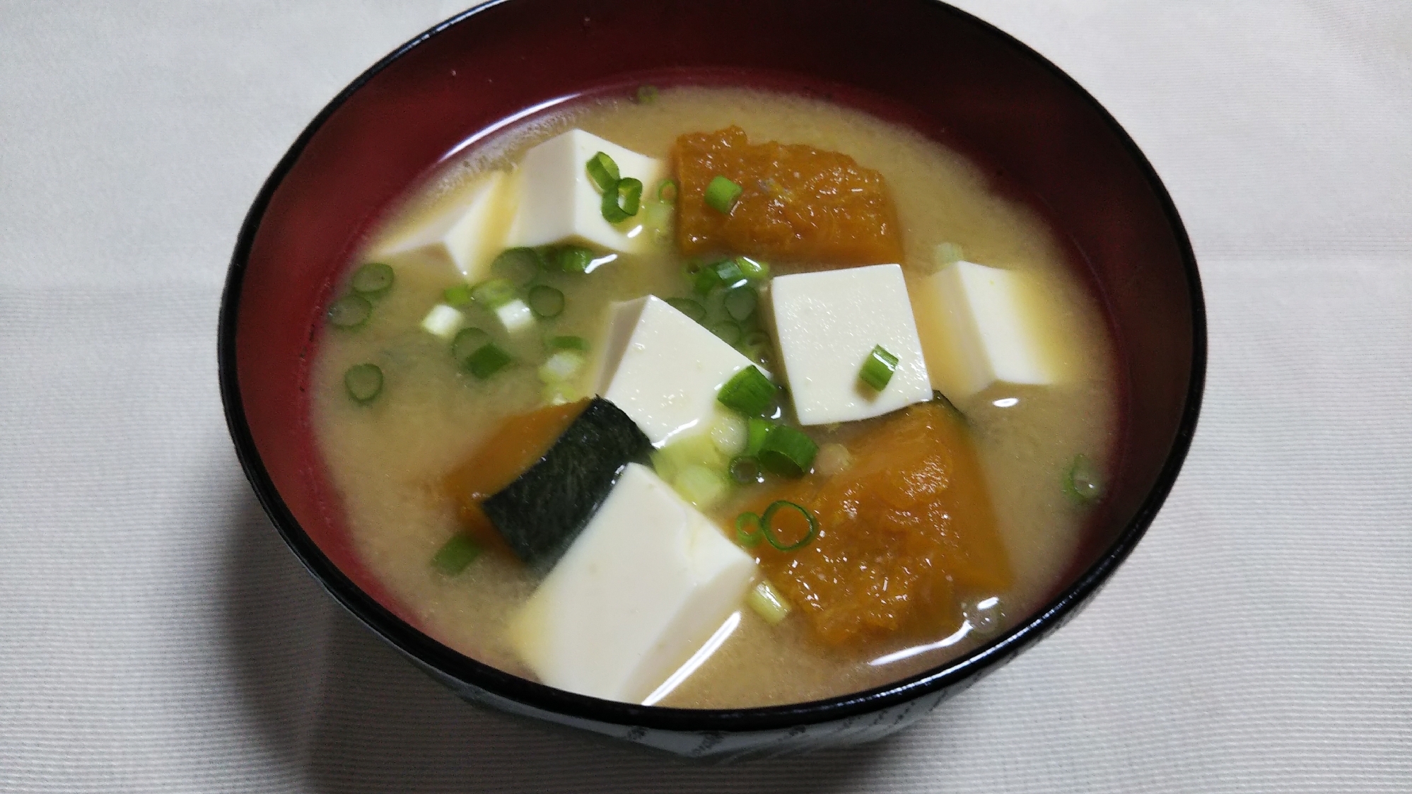 カボチャと豆腐と小ネギの味噌汁☆