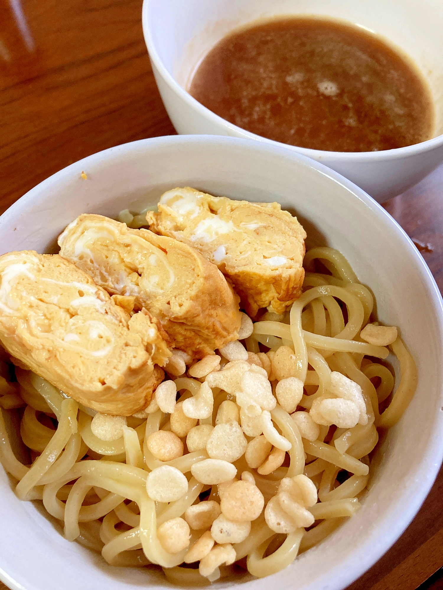 だし巻き卵、あげ玉のせ～つけ麺