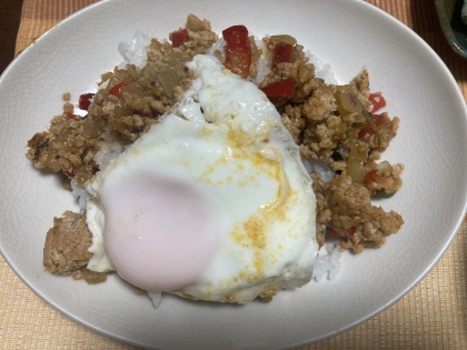 豚ひき肉とピーマンたっぷり！ガパオライス風♪