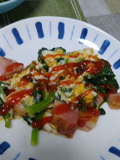 ソーセージとほうれん草の卵炒め
