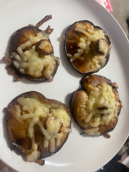 絶品！しいたけのマヨチーズ焼き