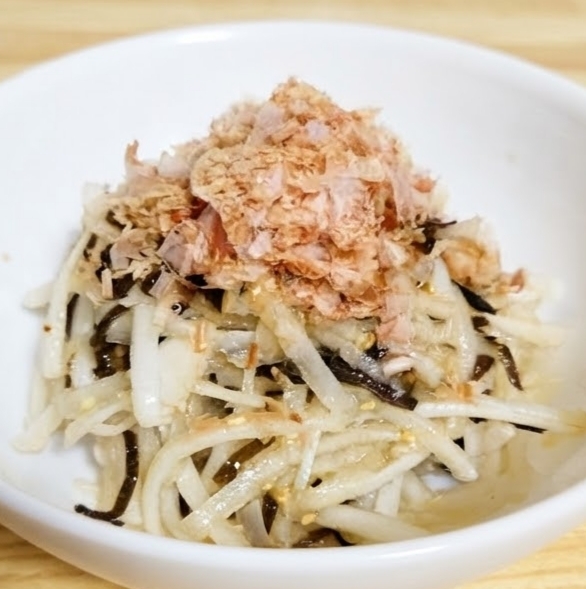 シャキッと【塩昆布大根サラダ】