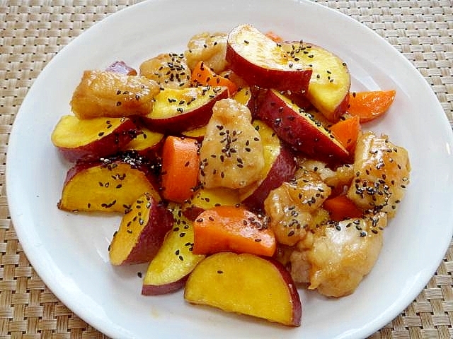 さつまいもと鶏肉人参の甘辛炒め