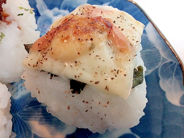 スパイシー　もみ海苔とチーズの焼おにぎり