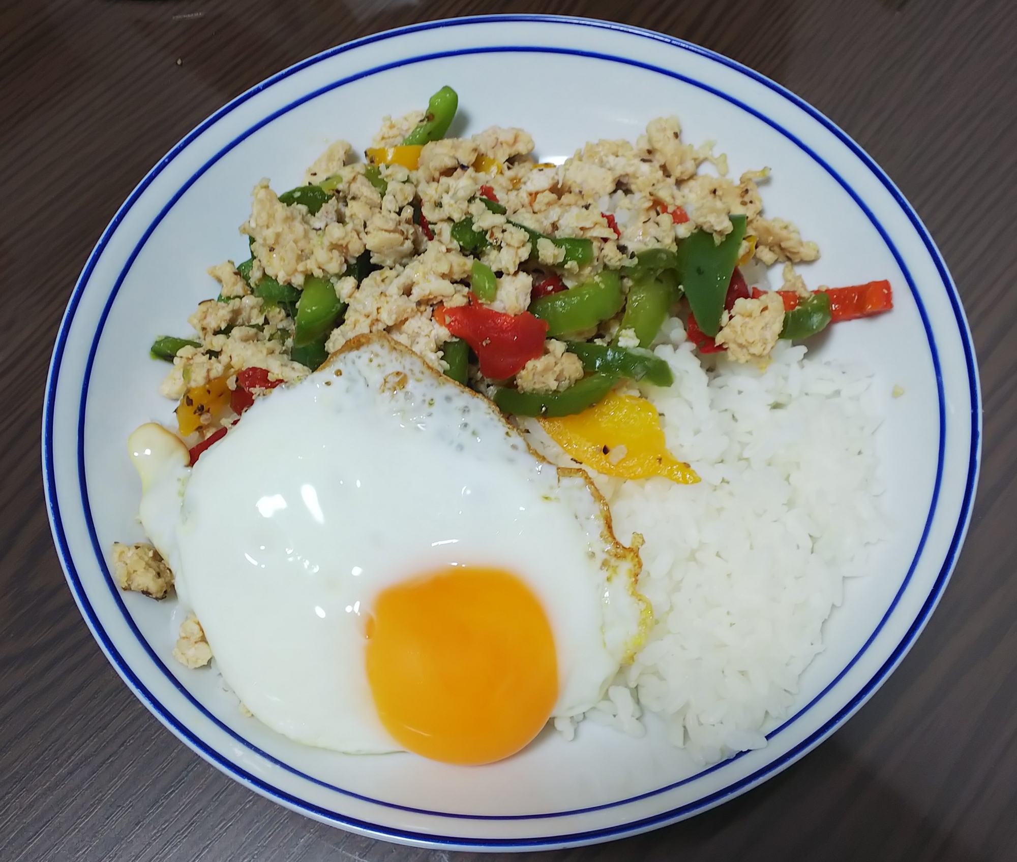 我が家の味。チキンガパオライス