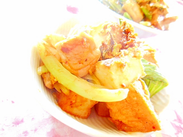 キムチ味❤鶏もも肉と厚揚げとキャベツの卵とじ