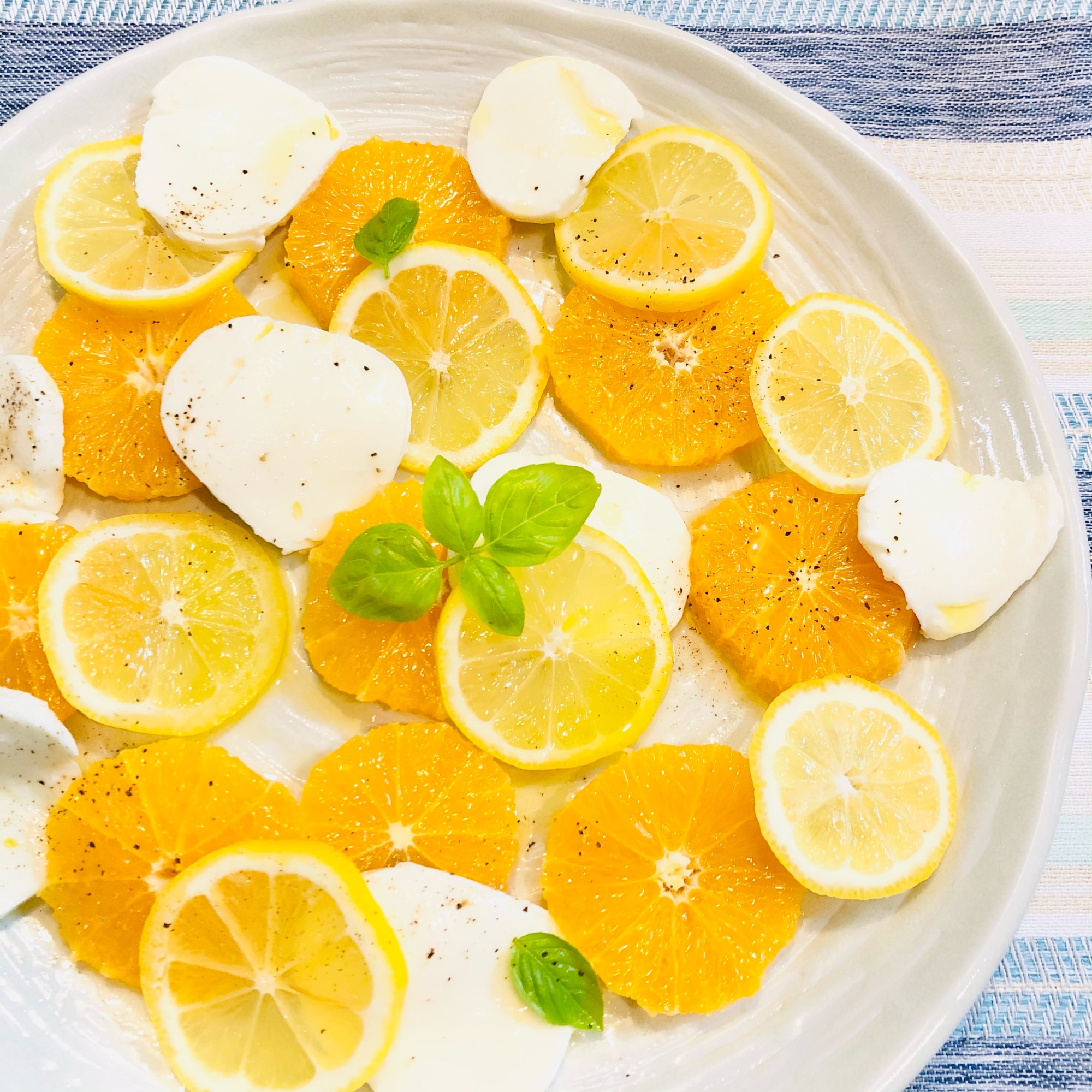 オレンジとレモンのカプレーゼ