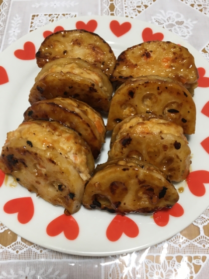 初めてれんこんのはさみ焼きを作ってみましたが、とってもいい感じに出来ました٩(ˊᗜˋ*)و