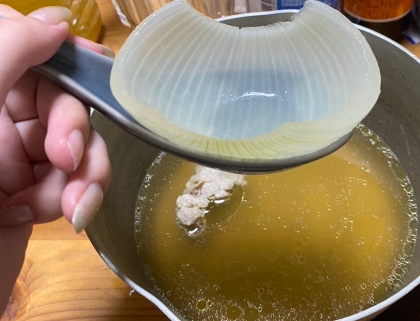 20分煮込むだけ！　丸ごと玉葱(たまねぎ)スープ