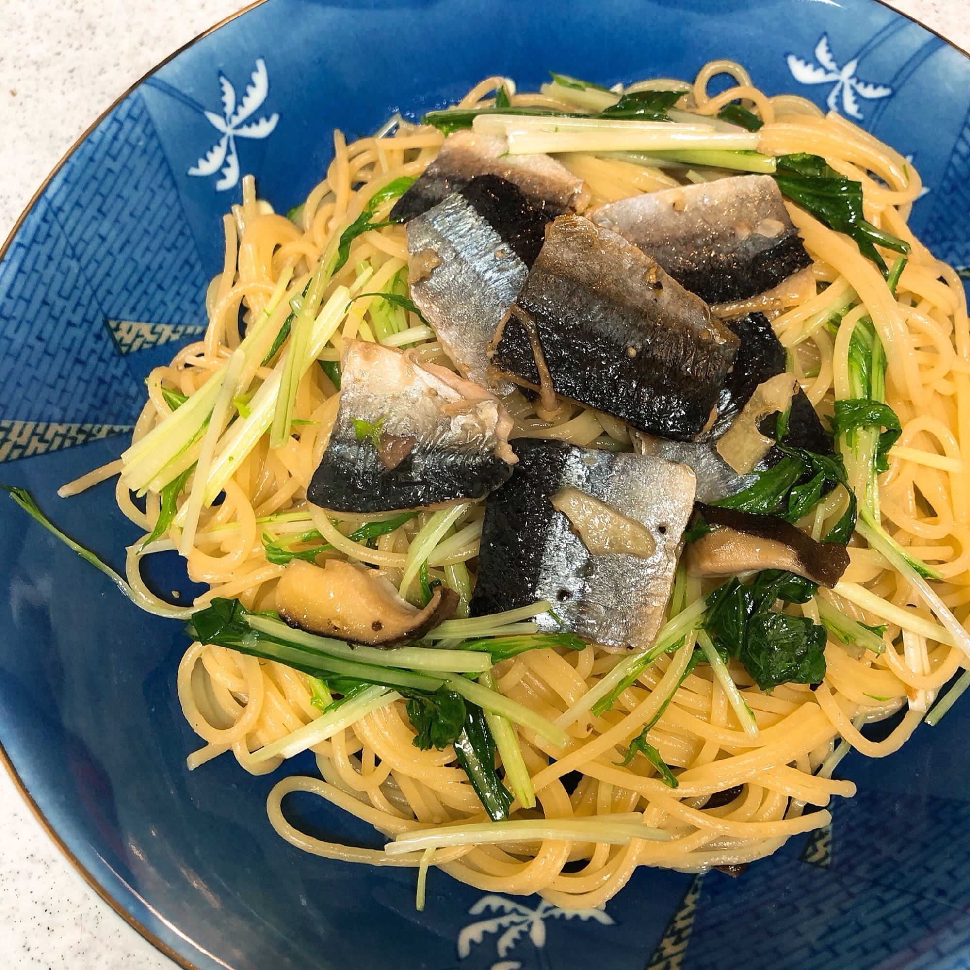 ガツンとニンニク！さんまと水菜のパスタ