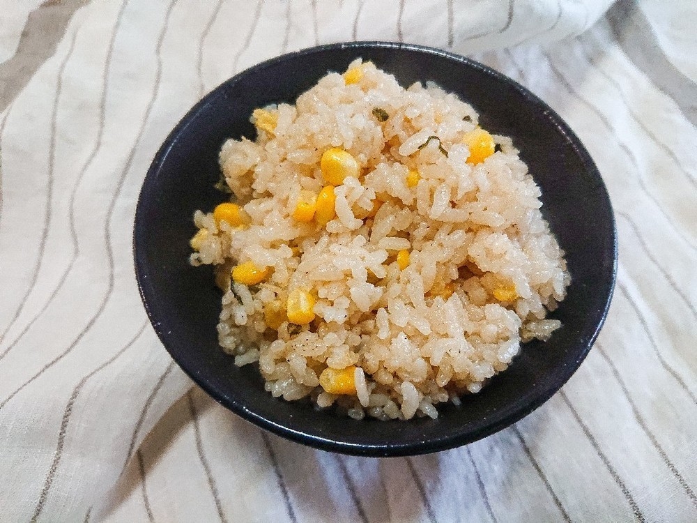 簡単 めんつゆバターのトウモロコシご飯 レシピ 作り方 By Gngn Sキッチン 楽天レシピ