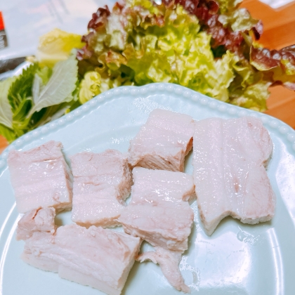 韓国風茹で豚(ポッサム) と絶品タレ
