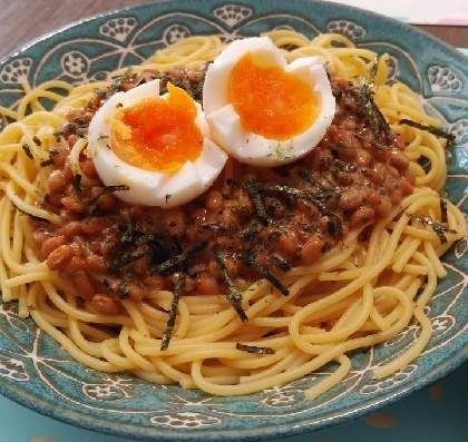 彩りに半熟卵プラス♡簡単美味しく節約でき栄養もバッチリなので子供達にも食べさせたいです！必ずリピしまーす♡