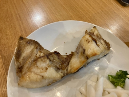 ブリかまの塩焼き