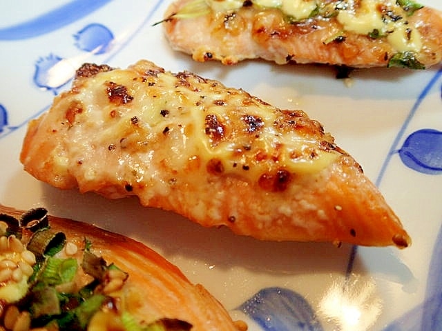 タル/マヨ/ペッパーで 鮭のグリル焼き（チーズ） レシピ・作り方