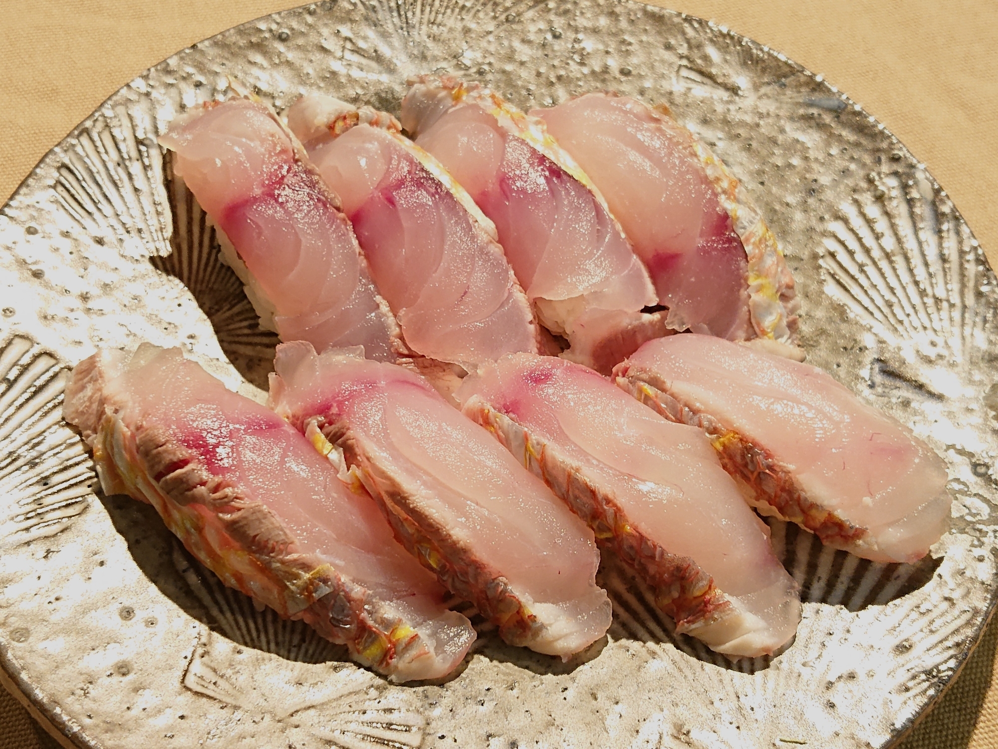 イトヨリダイ 皮目炙り握り レシピ 作り方 By Yoshi Original 楽天レシピ イトヨリダイ 皮目炙り握り レシピ 作り方 By Yoshi Original 楽天レシピ