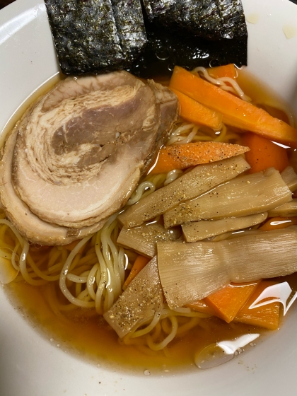 豚バラキャベツのにんにく風味醤油ラーメン