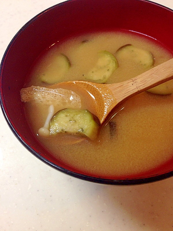 なすとえのきと油揚げのお味噌汁