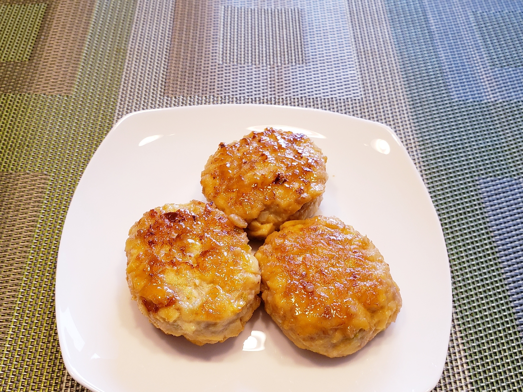 鶏ひき肉を入れて 美味しい 高野豆腐のハンバーグ