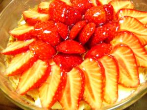 いちごのレアチーズケーキ