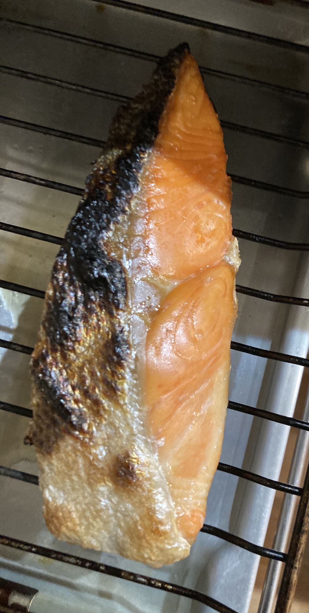 冷凍醤油麹漬けの秋鮭のパリパリ焼き！