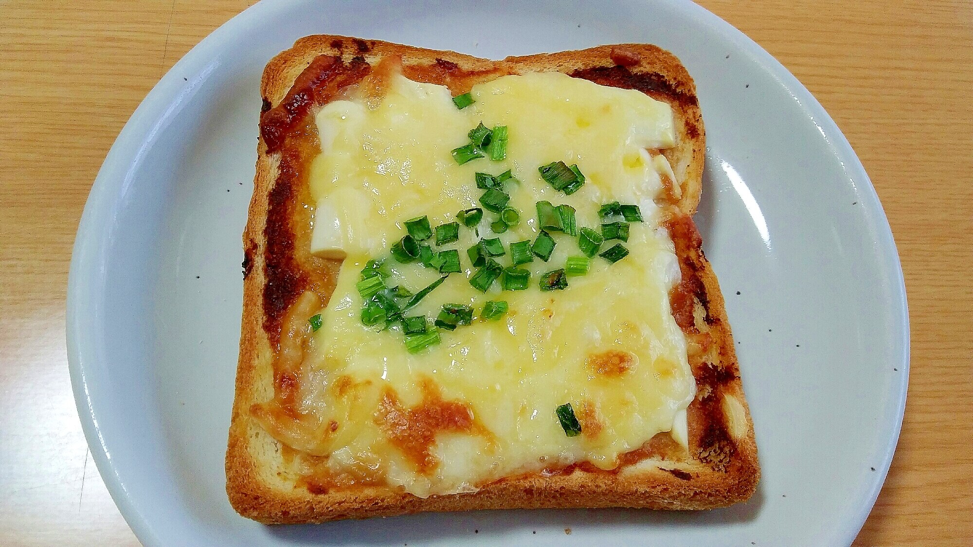 ♡トースト①♡ 【2点分】 とろっとろ♪味噌と豆腐のチーズトースト レシピ・作り方 by *-*-tsnn