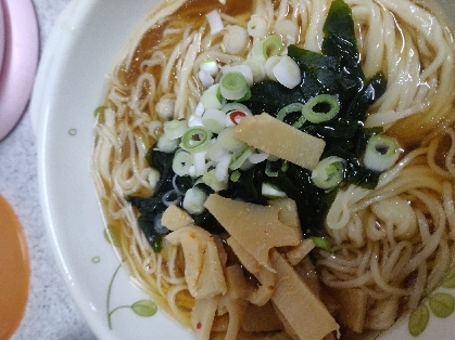 ビーガンのラーメンを使って作り、めんまをトッピングしてみました。おいしかったです。