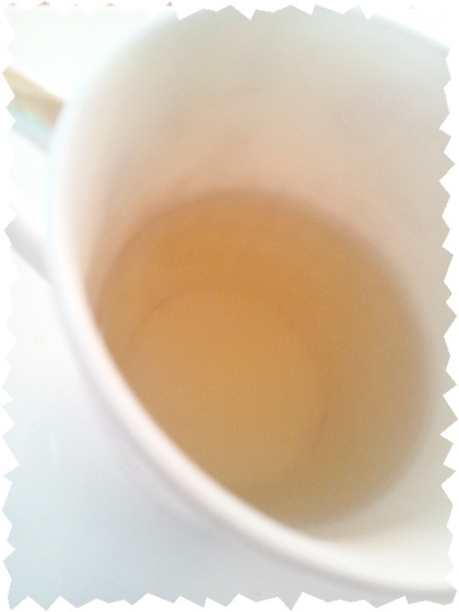 黄色っぽいのですが、一応緑茶です(＞_＜)

美味しくいただきました(^^)

ご馳走さまです☆